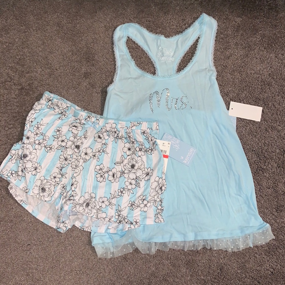 NWT Kensie Mrs. Pajama sleep set
